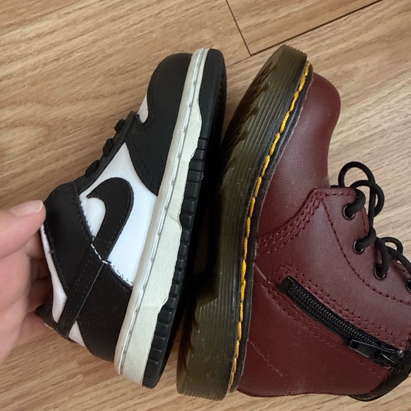 Dr. Martens Kids Boots in Burgundy and Black - Picture 4 of 4